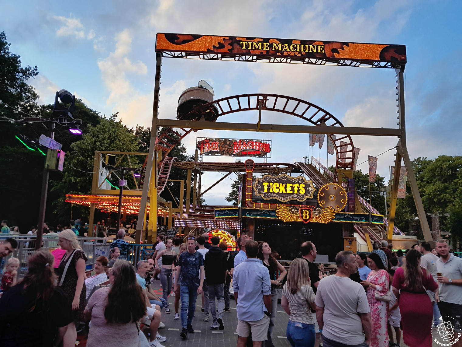59-time-machine-the-coaster-03.jpg
